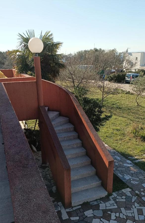 Family Apartments Tomy Punat Exterior photo